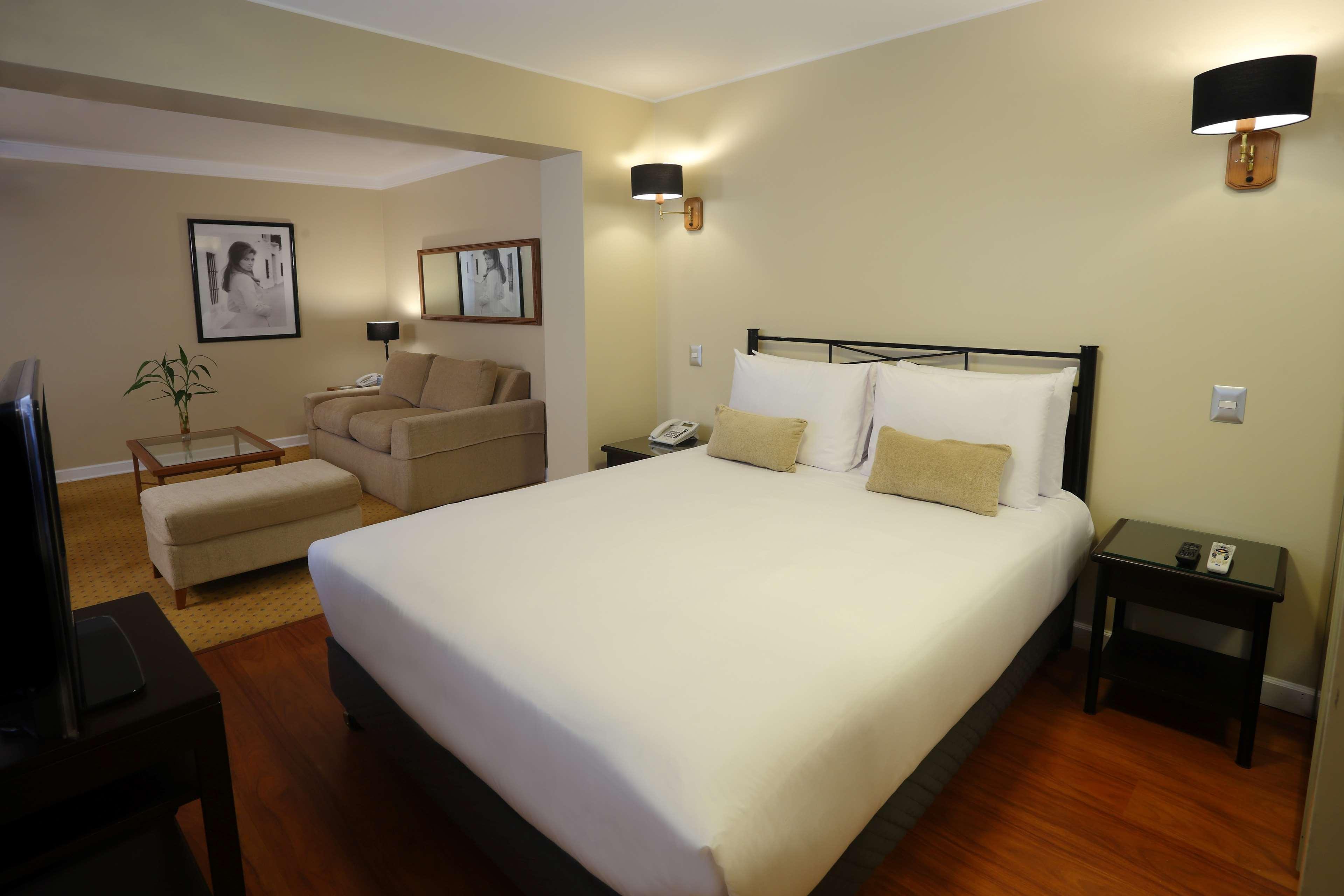 לימה Radisson Hotel Plaza Del Bosque מראה חיצוני תמונה