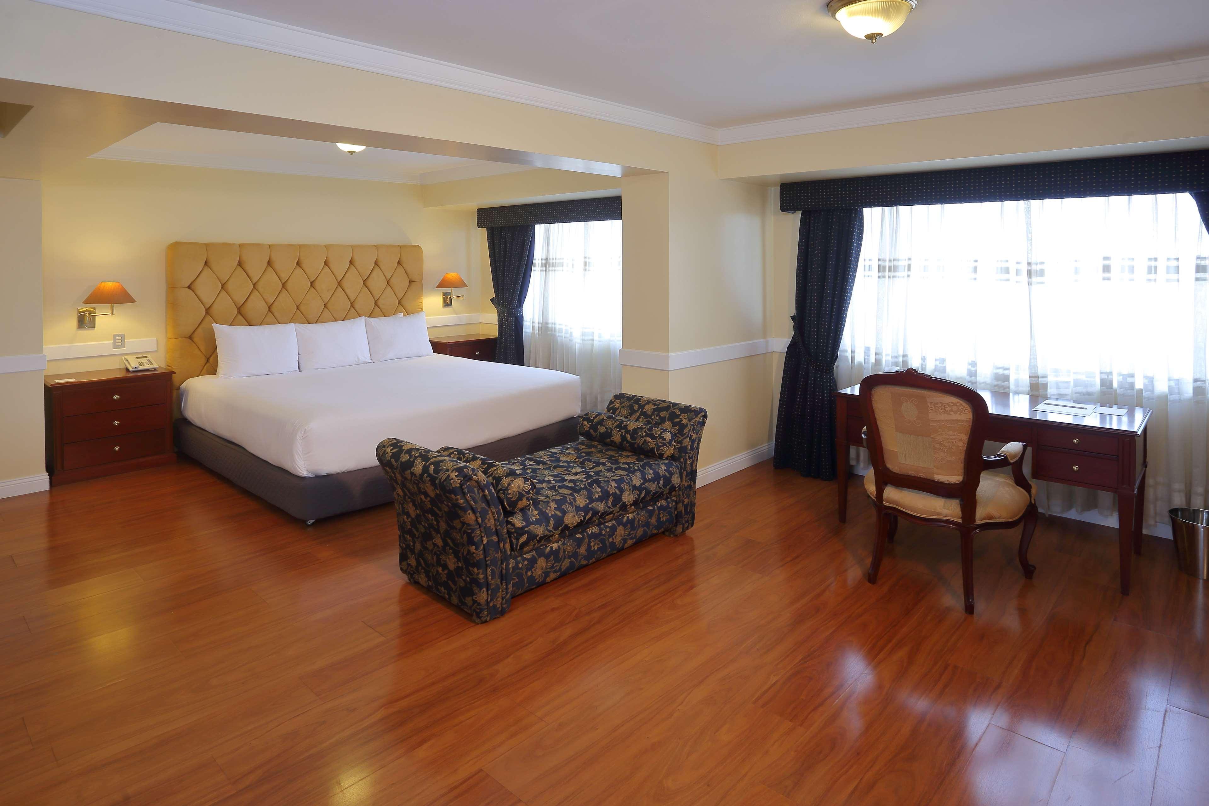 לימה Radisson Hotel Plaza Del Bosque מראה חיצוני תמונה