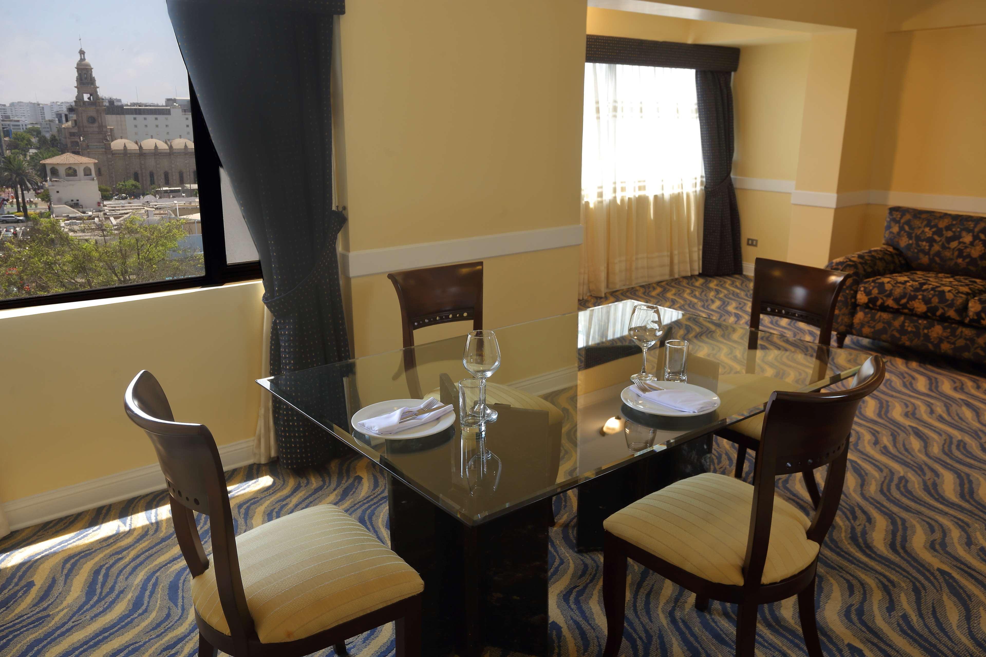 לימה Radisson Hotel Plaza Del Bosque מראה חיצוני תמונה